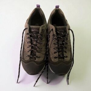 Taos Size 7.5 Motion City Hiker Gray Embossed Leather Trail Sneakers Shoes VGC